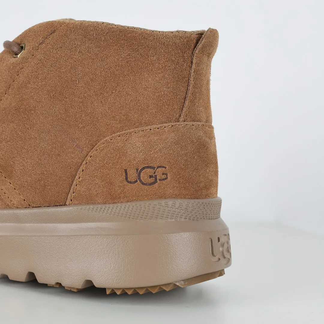 Pick up locally 💰500 Core recommended good price It is a very suitable choice for home furnishings. In the new year, uug launched a series of styles, which are partial to the preferences of young consumers and have also moved to the forefront of fashion trends. Shoe body material: water-repellent coated suede upper, 17 mm UGGPURE™ implantable wool insole, lightweight non-slip and comfortable rubber outsole, with brand LOGO and trademark, with full packaging Size: 40 41 42 43 44